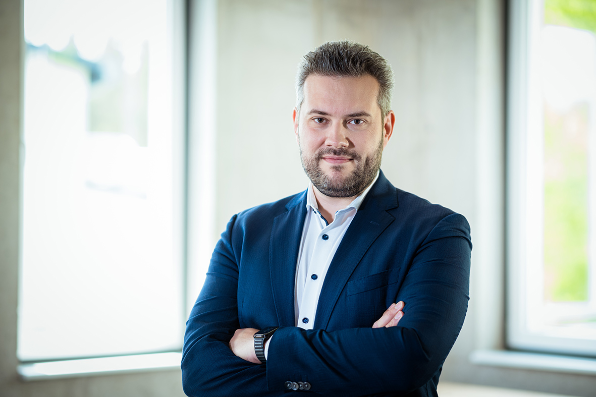 Portrait of ROTOP Team Lead Dr. Thomas Gottlieb, respresenting our Sales Department as CBO and showcasing leadership in radiopharmaceutical CDMO Services.